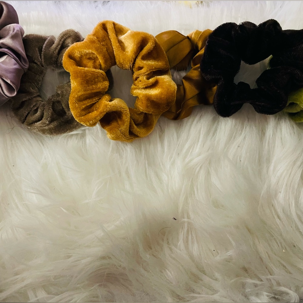 7 velvet and silk scrunchie